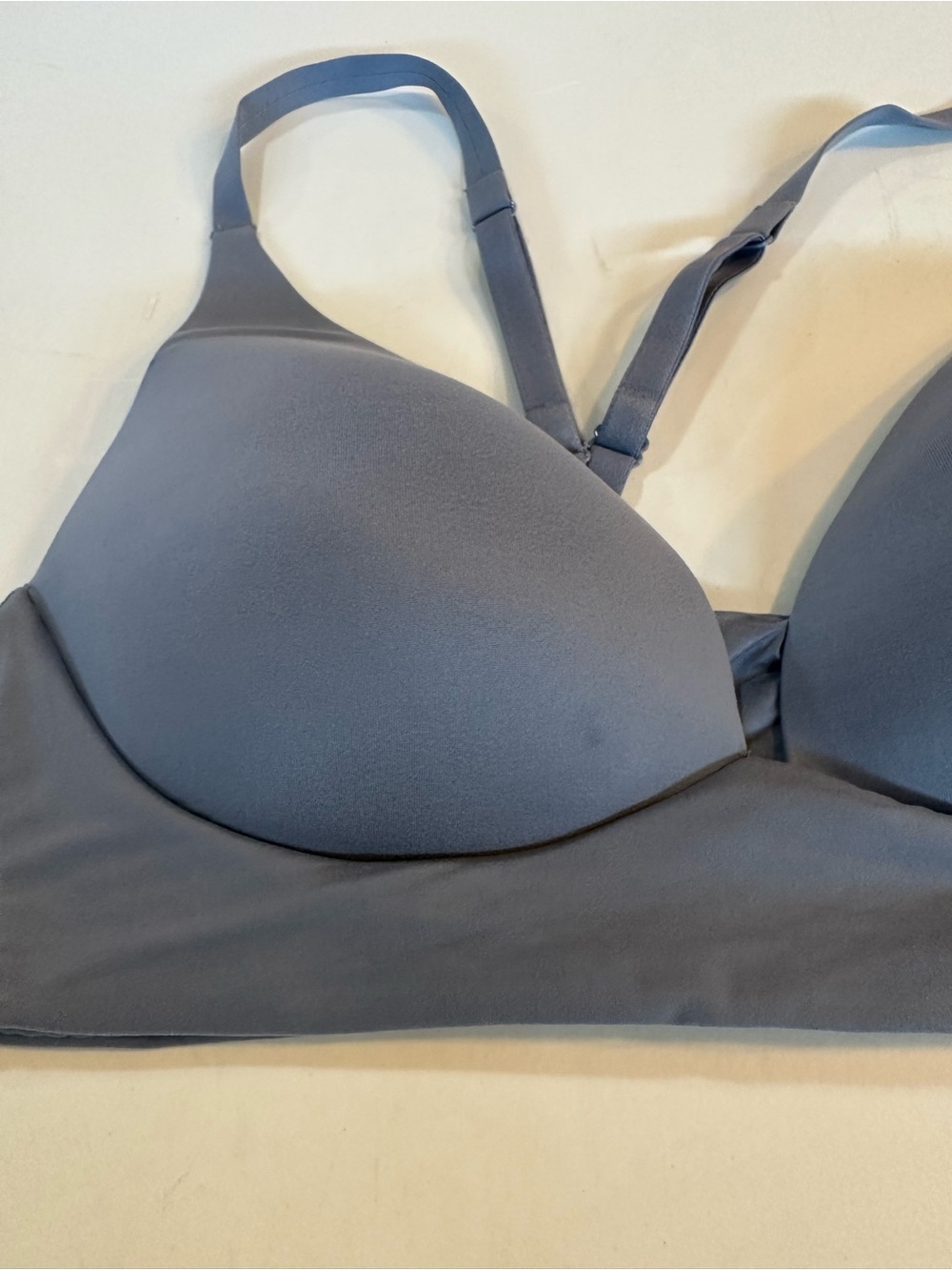 Victoria's Secret Smooth Padded Plunge Bra - Picture 4 of 4
